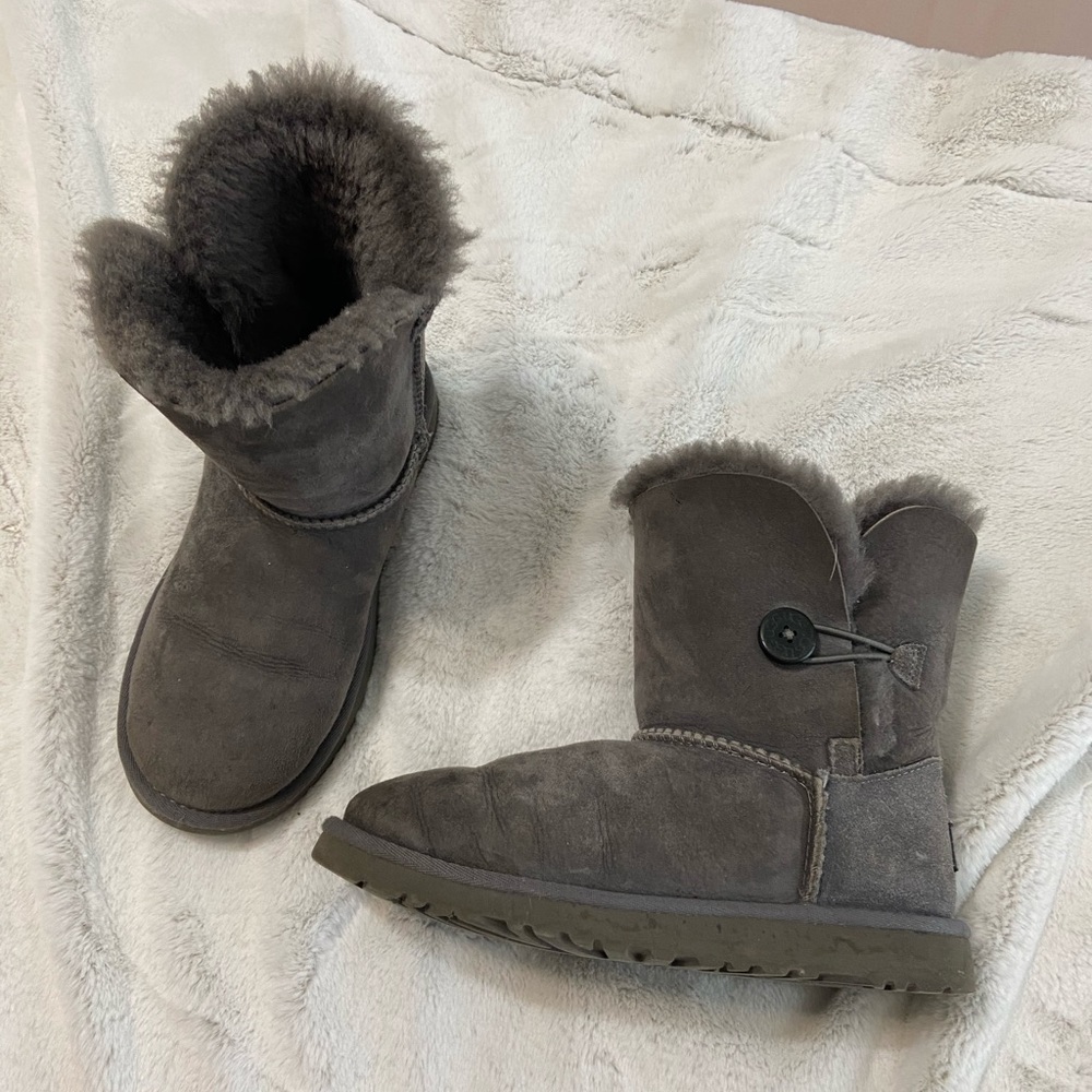 UGG BOOTIES